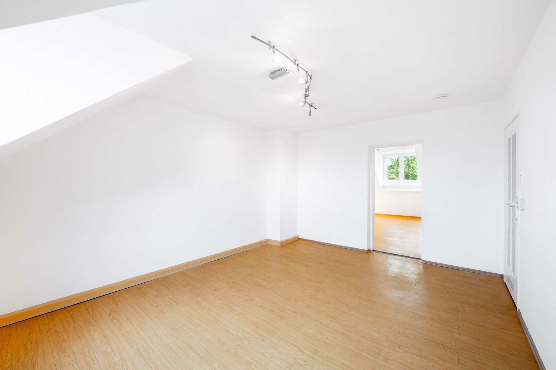 Aigner Immobilien GmbH - Immobilienangebot - 80804 München - Schwabing-West - Dachgeschosswohnung - Attraktive Dachgeschosswohnung mit Blick über die Dächer Schwabings
