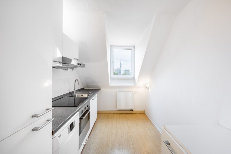 Aigner Immobilien GmbH - Immobilienangebot - 80804 München - Schwabing-West - Dachgeschosswohnung - Attraktive Dachgeschosswohnung mit Blick über die Dächer Schwabings