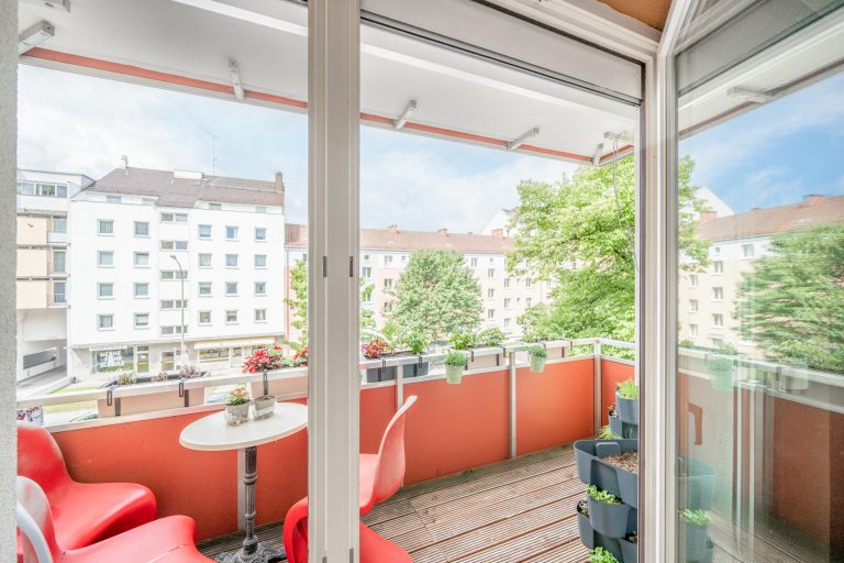 Aigner Immobilien GmbH - Immobilienangebot - 81669 München - Ramersdorf - Etagenwohnung - Gut angebundene 2,5-Zimmer-Wohnung mit Westbalkon in München-Ramersdorf