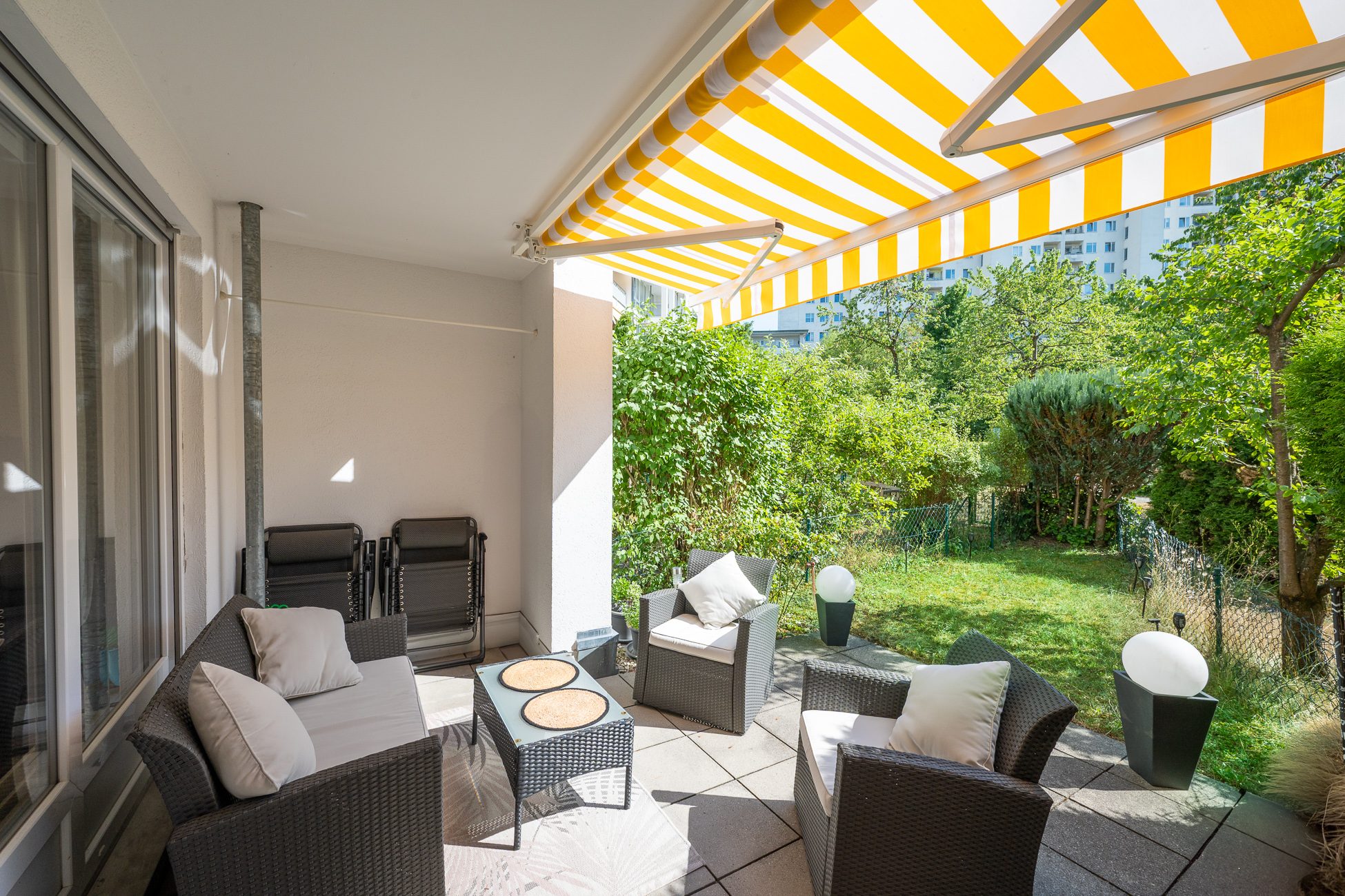 Aigner Immobilien GmbH - Immobilienangebot - 81379 München - Obersendling - Erdgeschosswohnung - Zentral wohnen, grün genießen: 2-Zimmer-Wohnung mit 2 Terrassen