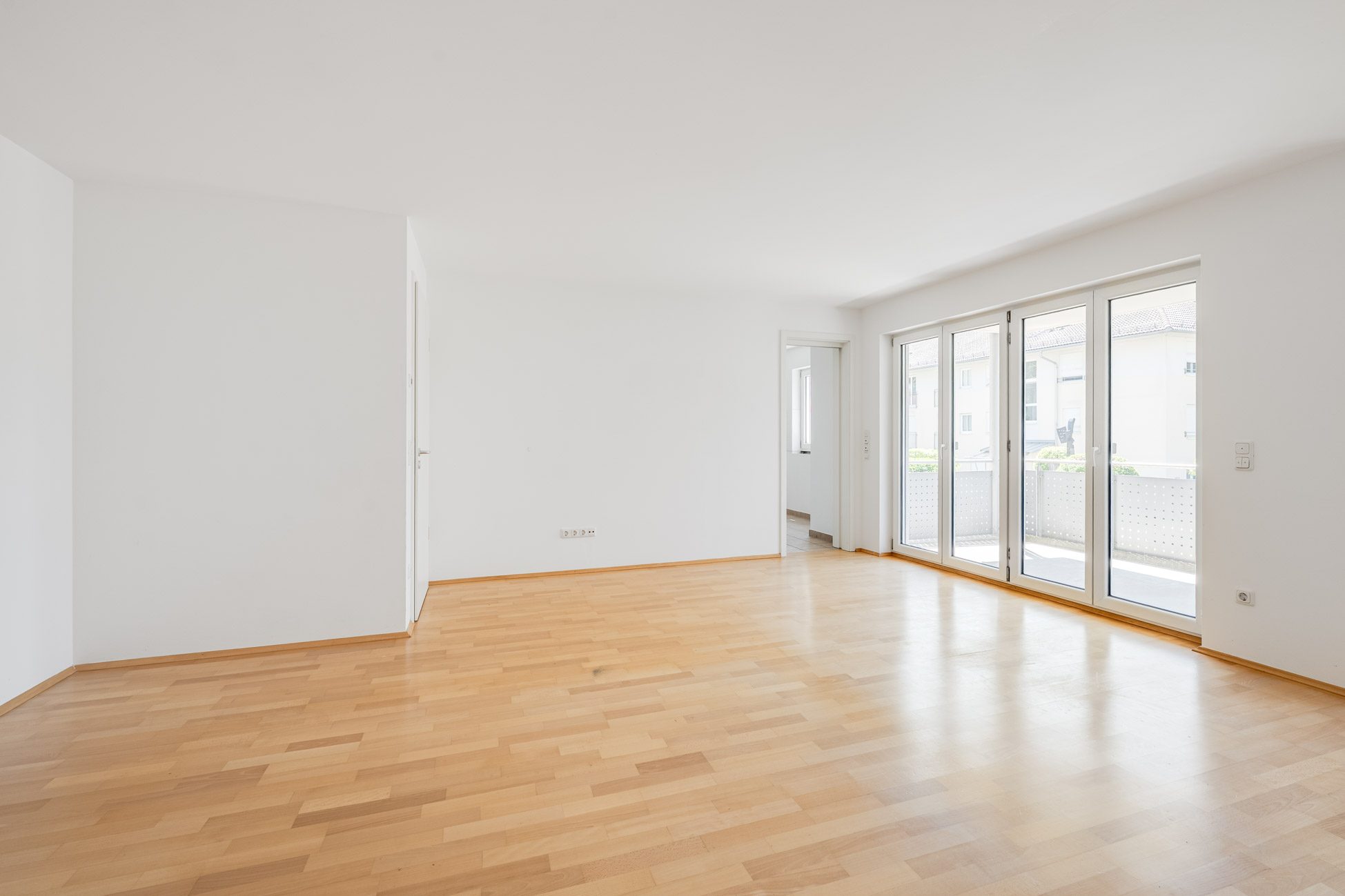Aigner Immobilien GmbH - Immobilienangebot - 85221 Dachau - Dachau-Stadt - Etagenwohnung - Sehr gut geschnittene 4-Zimmer Wohnung mit Balkon in zentraler Lage in Dachau!