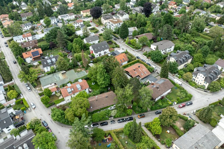 Aigner Immobilien GmbH - Immobilienangebot - 80999 München - Untermenzing - Häuser - Ihr Rückzugsort im Grünen: Freistehendes Haus auf traumhaftem 834 m² Grundstück