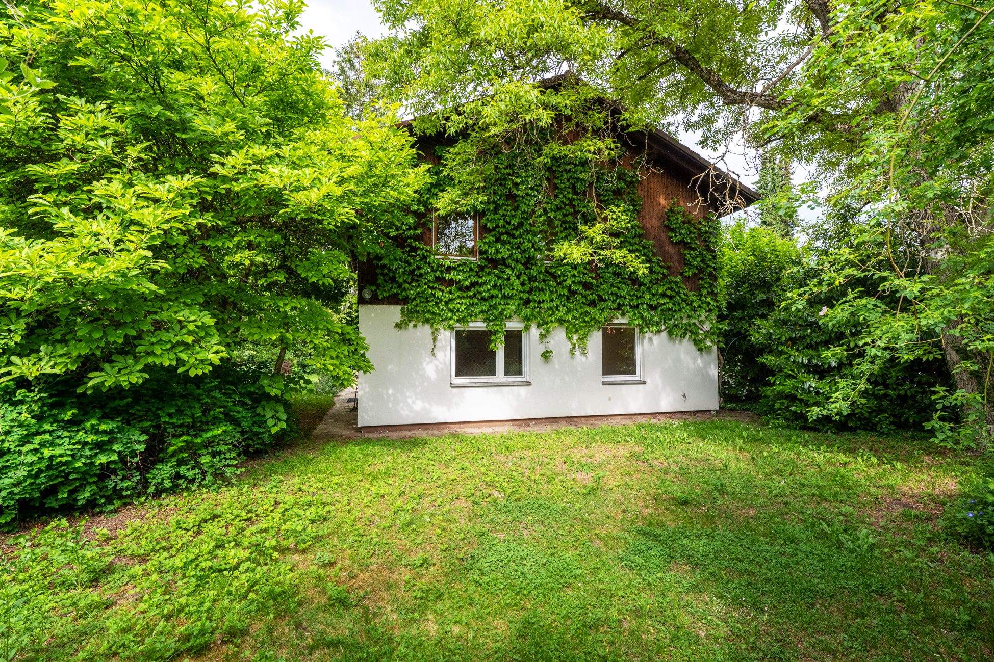 Aigner Immobilien GmbH - Immobilienangebot - 80999 München - Untermenzing - Häuser - Ihr Rückzugsort im Grünen: Freistehendes Haus auf traumhaftem 834 m² Grundstück