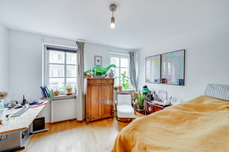 Aigner Immobilien GmbH - Immobilienangebot - 80799 München - Maxvorstadt - Etagenwohnung - 4-Zimmer-Wohnung mit idealer Aufteilung und Balkon zwischen altem nördlichem Friedhof und Siegestor
