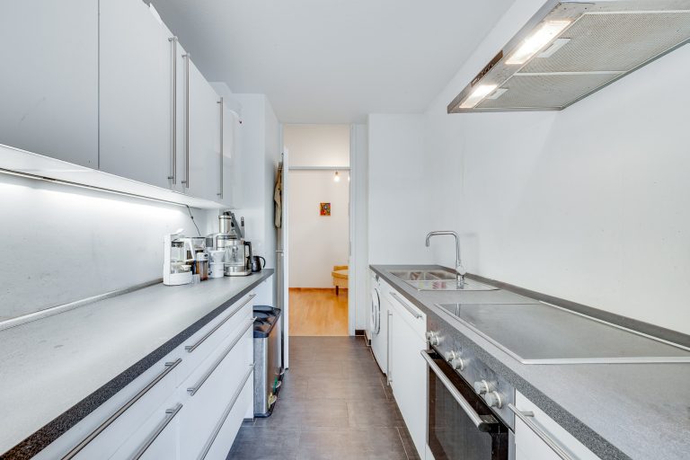 Aigner Immobilien GmbH - Immobilienangebot - 80799 München - Maxvorstadt - Etagenwohnung - 4-Zimmer-Wohnung mit idealer Aufteilung und Balkon zwischen altem nördlichem Friedhof und Siegestor