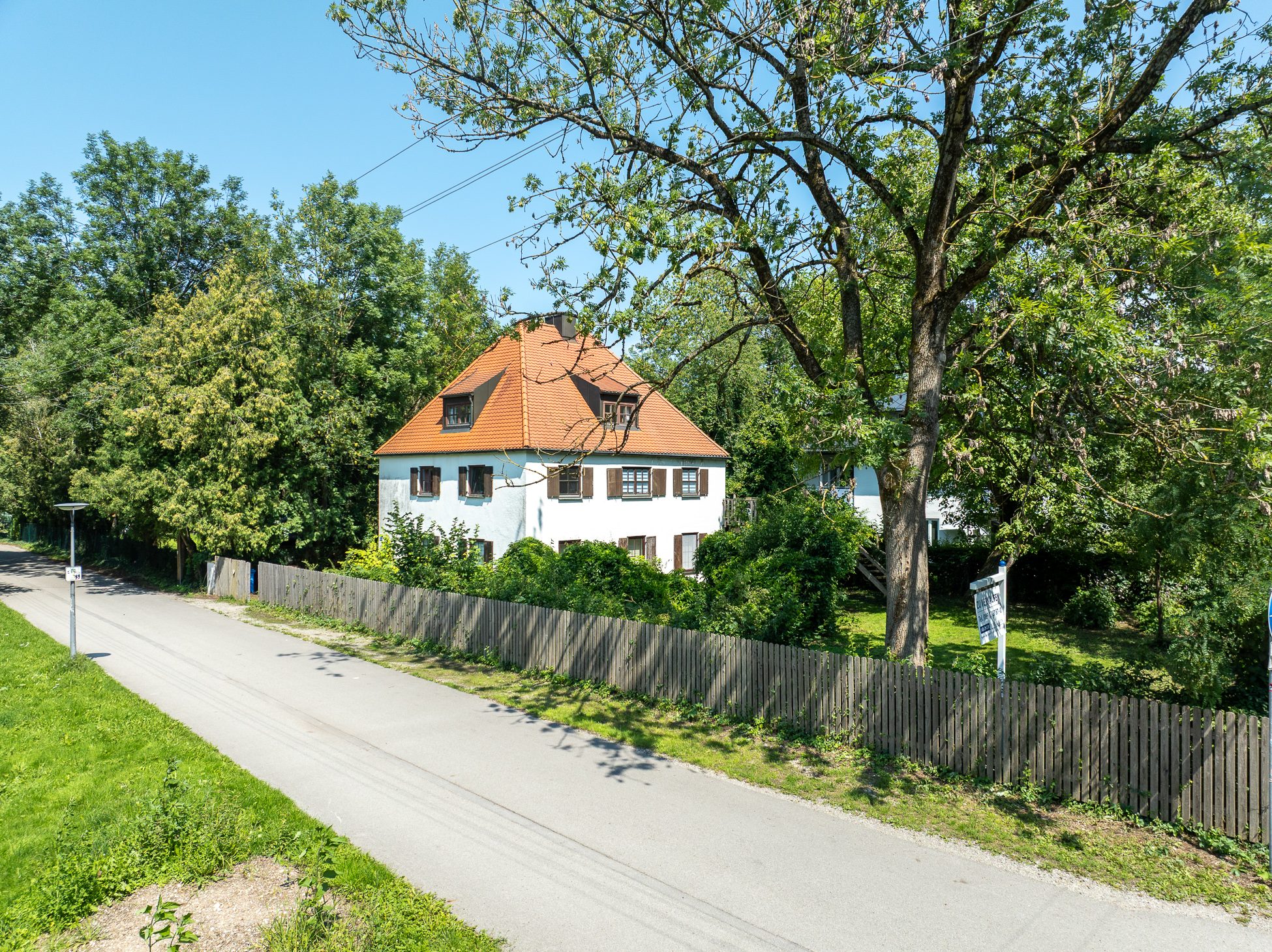 Aigner Immobilien GmbH - Immobilienangebot - 81247 München - Obermenzing - Zweifamilienhaus - Zwischen Tradition und Alltag – Leben am Schloss Blutenburg