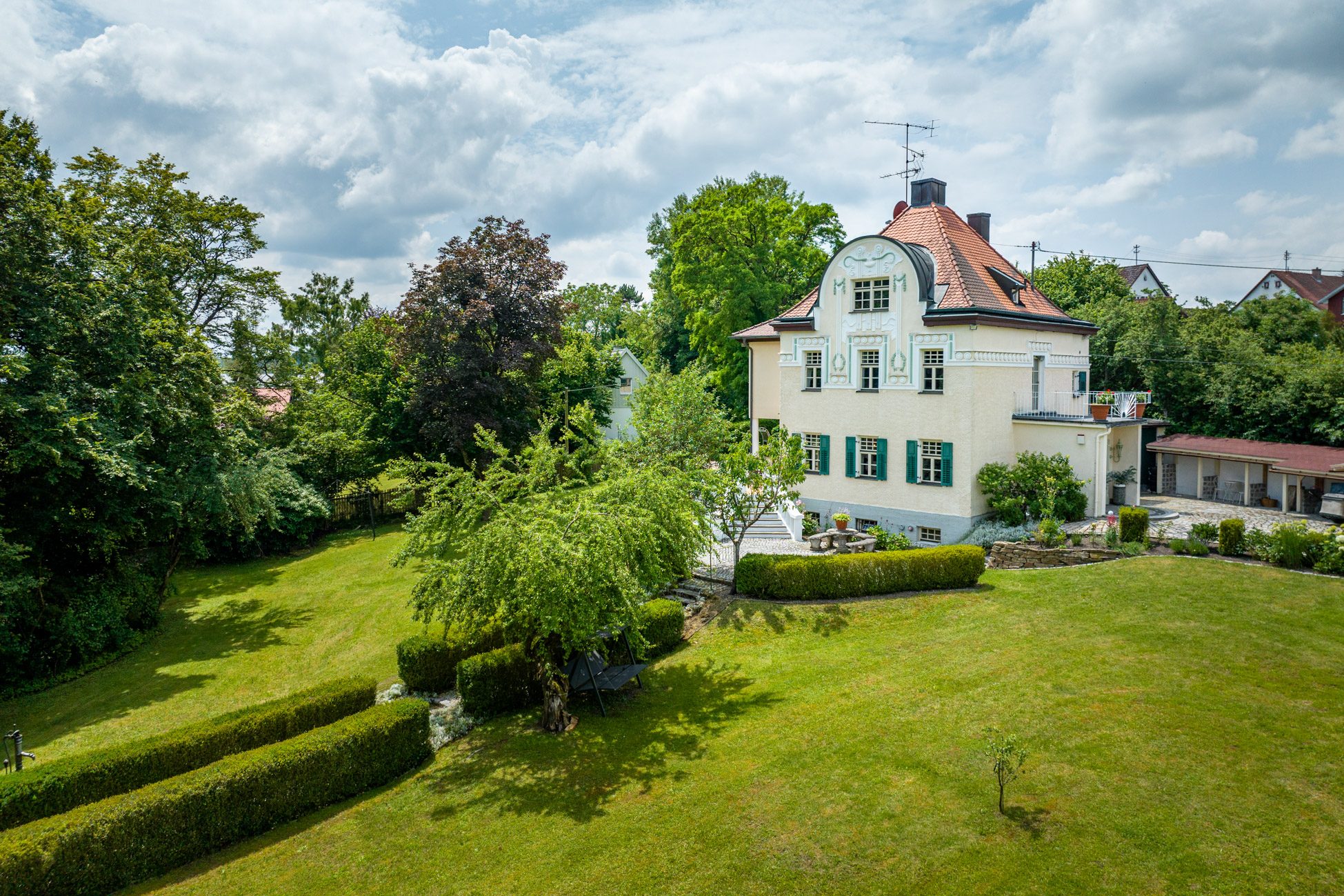 000KurzAnsicht Aigner Immobilien GmbH - Immobilienangebot - 86938 Schondorf - Schondorf a.Ammersee - Villa - Denkmalgeschützte Jugendstilvilla mit zusätzlichem Baurecht in Schondorf am Ammersee