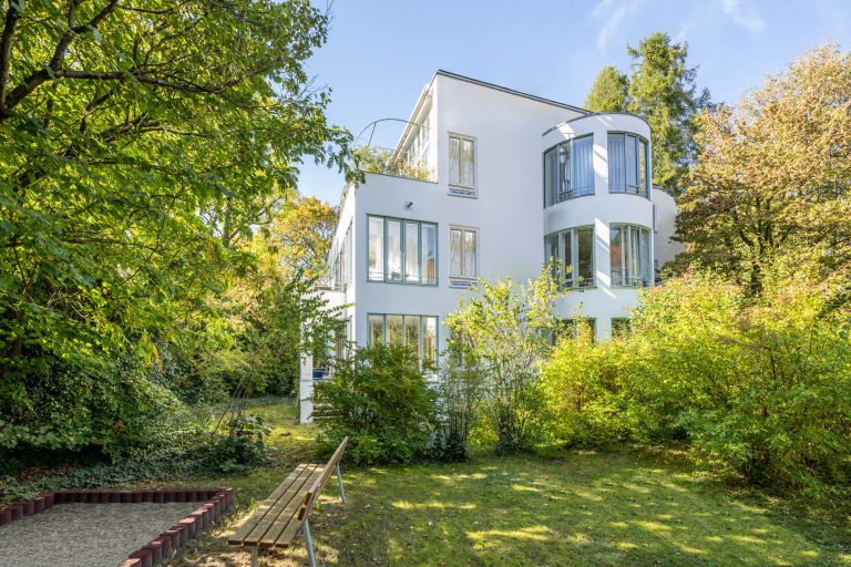 Aigner Immobilien GmbH - Immobilienangebot - 80639 München - Nymphenburg - Erdgeschosswohnung - Großzügig geschnittene 4-Zimmer-Wohnung mit Südgarten in ruhiger und begehrter Lage