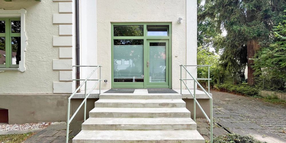 Eingang zu einem Laden / Gewerbeobjekt