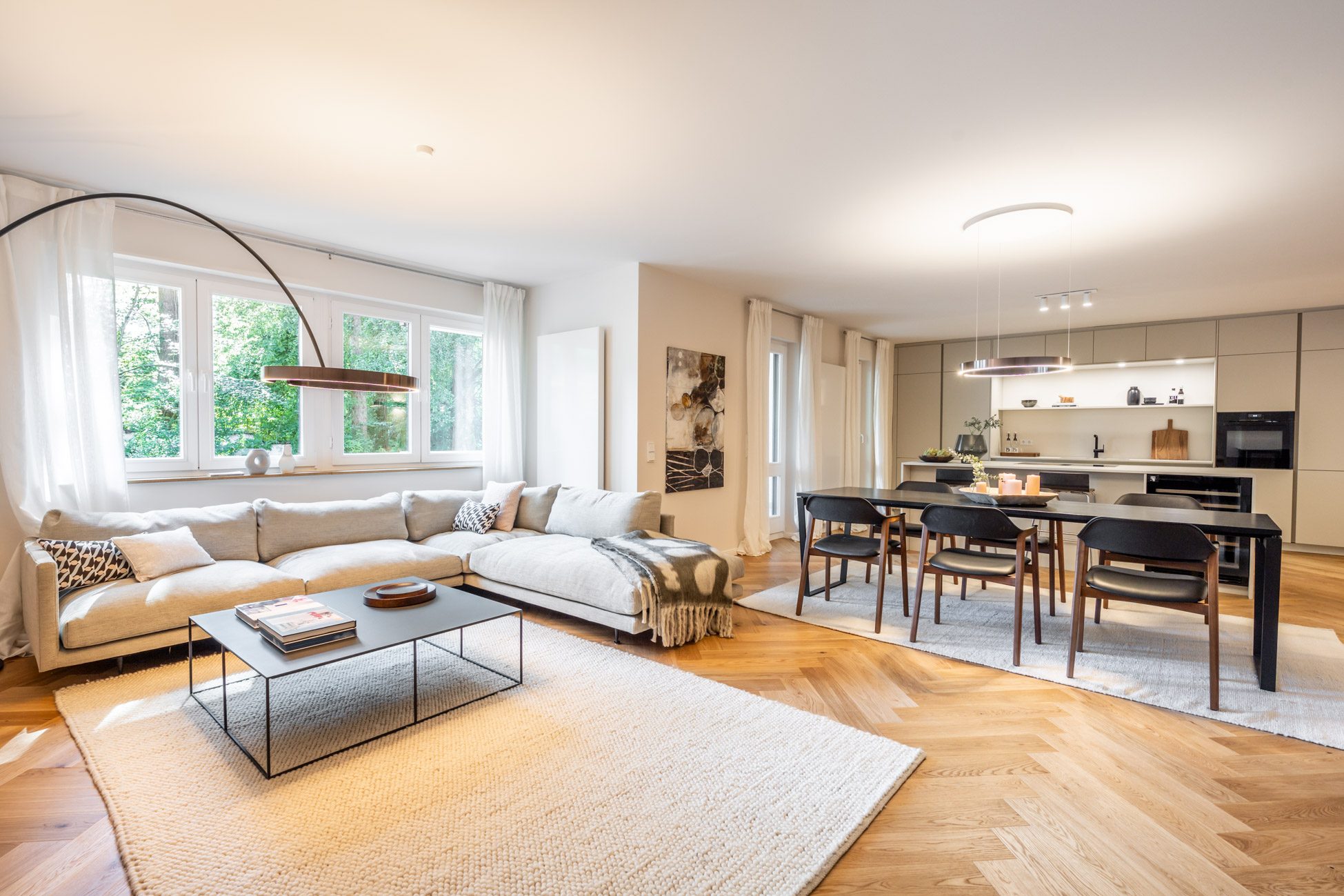 000KurzWohnzimmer Aigner Immobilien GmbH - Immobilienangebot - 81479 München - Solln - Etagenwohnung - Exklusives Wohnen mit Stil: Luxussanierte Etagenwohnung auf höchstem Niveau