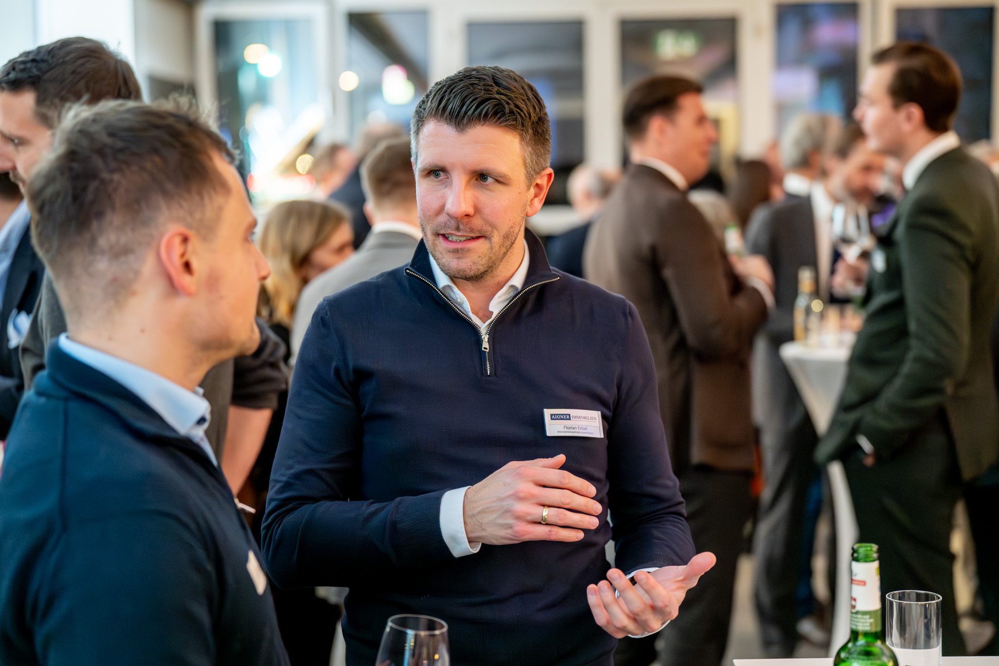 Florian Erbel im Gespräch mit Immobilieninteressierten