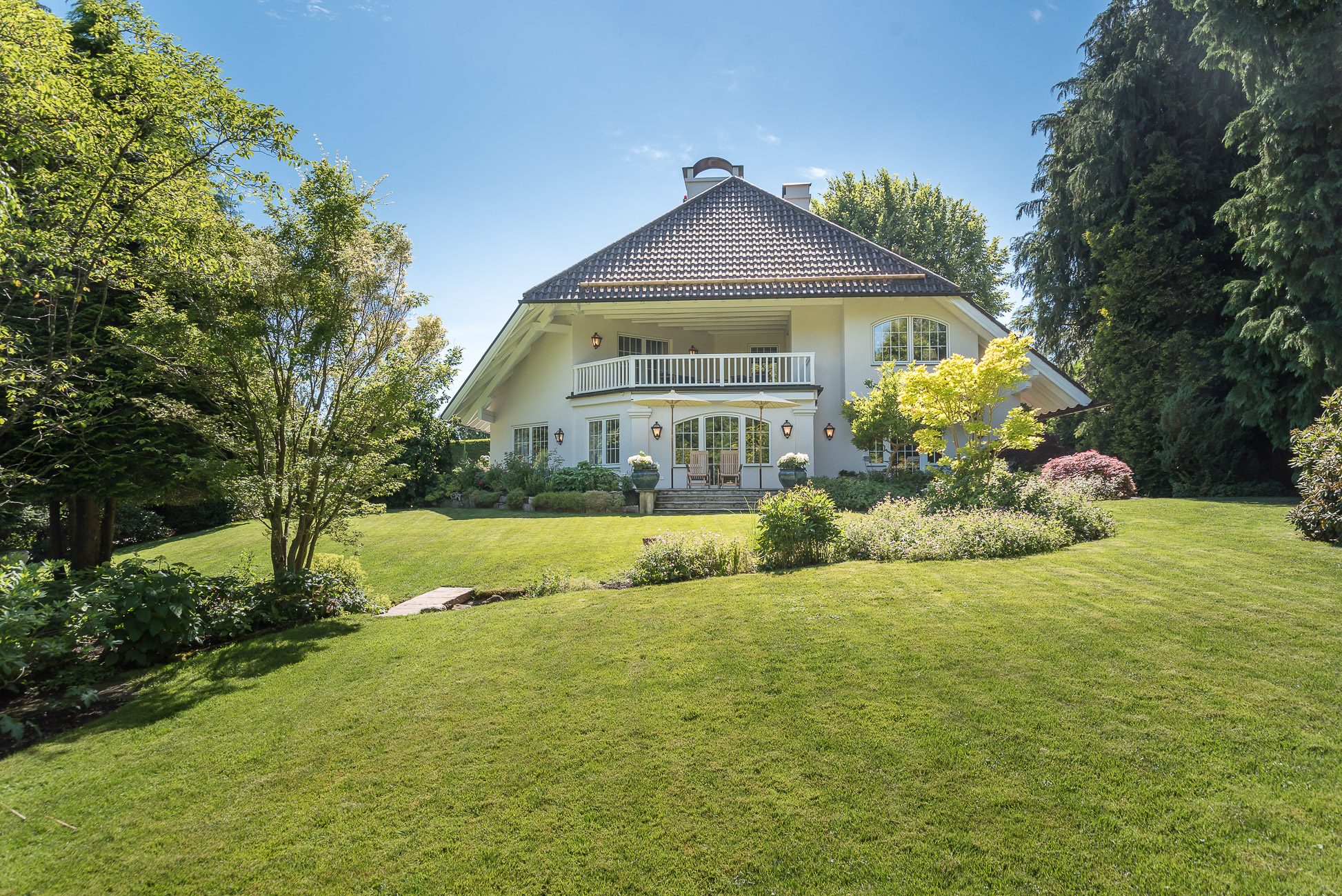 000KurzAußenansicht Aigner Immobilien GmbH - Immobilienangebot - 82335 Berg - Berg am Starnberger See - Villa - Liebe auf den ersten Blick in Berg am Starnberger See!