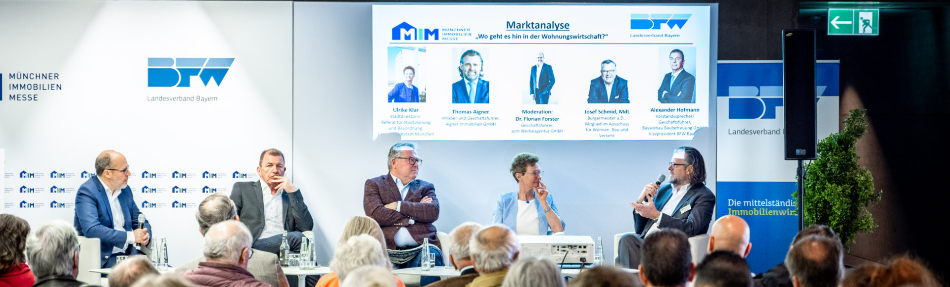 Thomas Aigner bei einer Podiumsdiskussion auf der Münchner Immobilienmesse