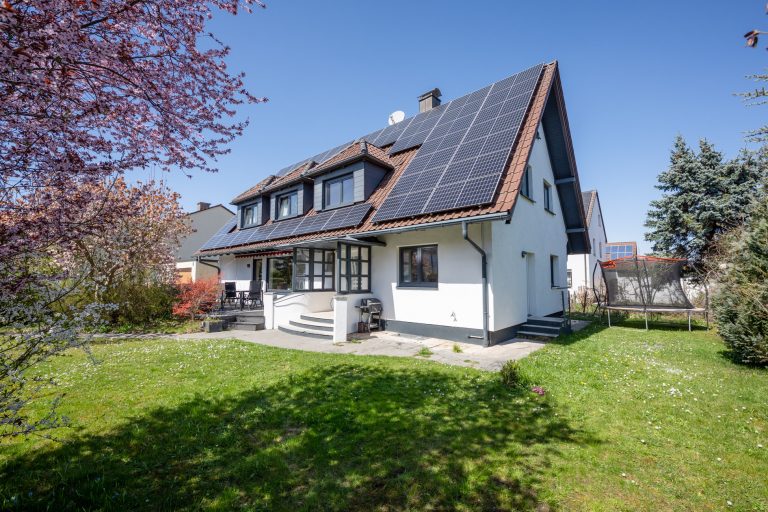 Aigner Immobilien GmbH - Immobilienangebot - 80939 München - Freimann - Einfamilienhaus mit Einliegerwohnung - Einfamilienhaus mit Einliegerwohnung: Ihre Ruheoase mit großem Garten im Norden Münchens