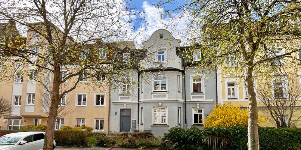 Gepflegtes Wohnhaus mit heller Fassade