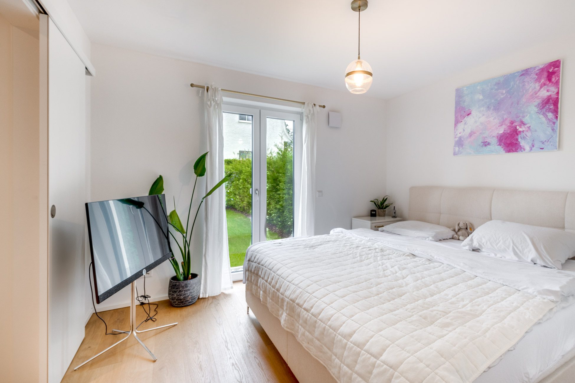 Aigner Immobilien GmbH - Immobilienangebot - 80999 München - Untermenzing - Erdgeschosswohnung - 4-Zimmer-Erdgeschosswohnung mit über 220 m² Garten und extravaganter Ausstattung