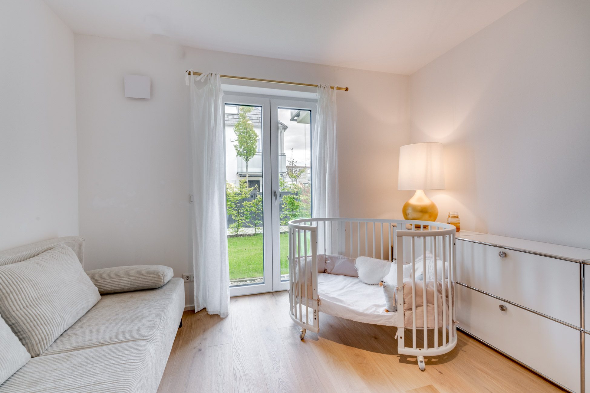 Aigner Immobilien GmbH - Immobilienangebot - 80999 München - Untermenzing - Erdgeschosswohnung - 4-Zimmer-Erdgeschosswohnung mit über 220 m² Garten und extravaganter Ausstattung