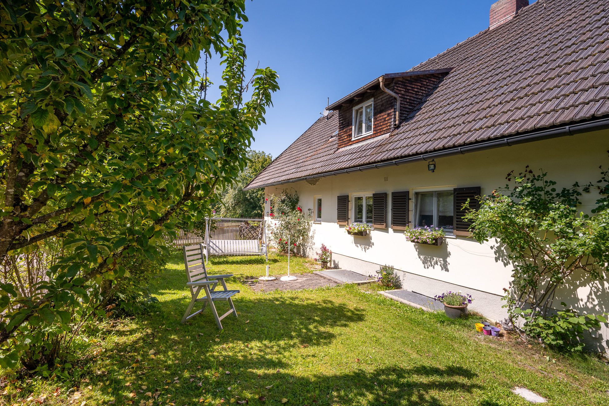 Aigner Immobilien GmbH - Immobilienangebot - 82335 Berg - Berg am Starnberger See - Zweifamilienhaus - Exklusives Angebot am Starnberger See – Zwei Doppelhaushälften in bester Lage mit Seesicht und viel Potenzial
