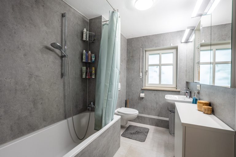 Aigner Immobilien GmbH - Immobilienangebot - 81249 München - Lochhausen - Erdgeschosswohnung - Domizil für Gartenliebhaber mit rund 140m² Wohn-/Nutzfläche und über 800m² Garten