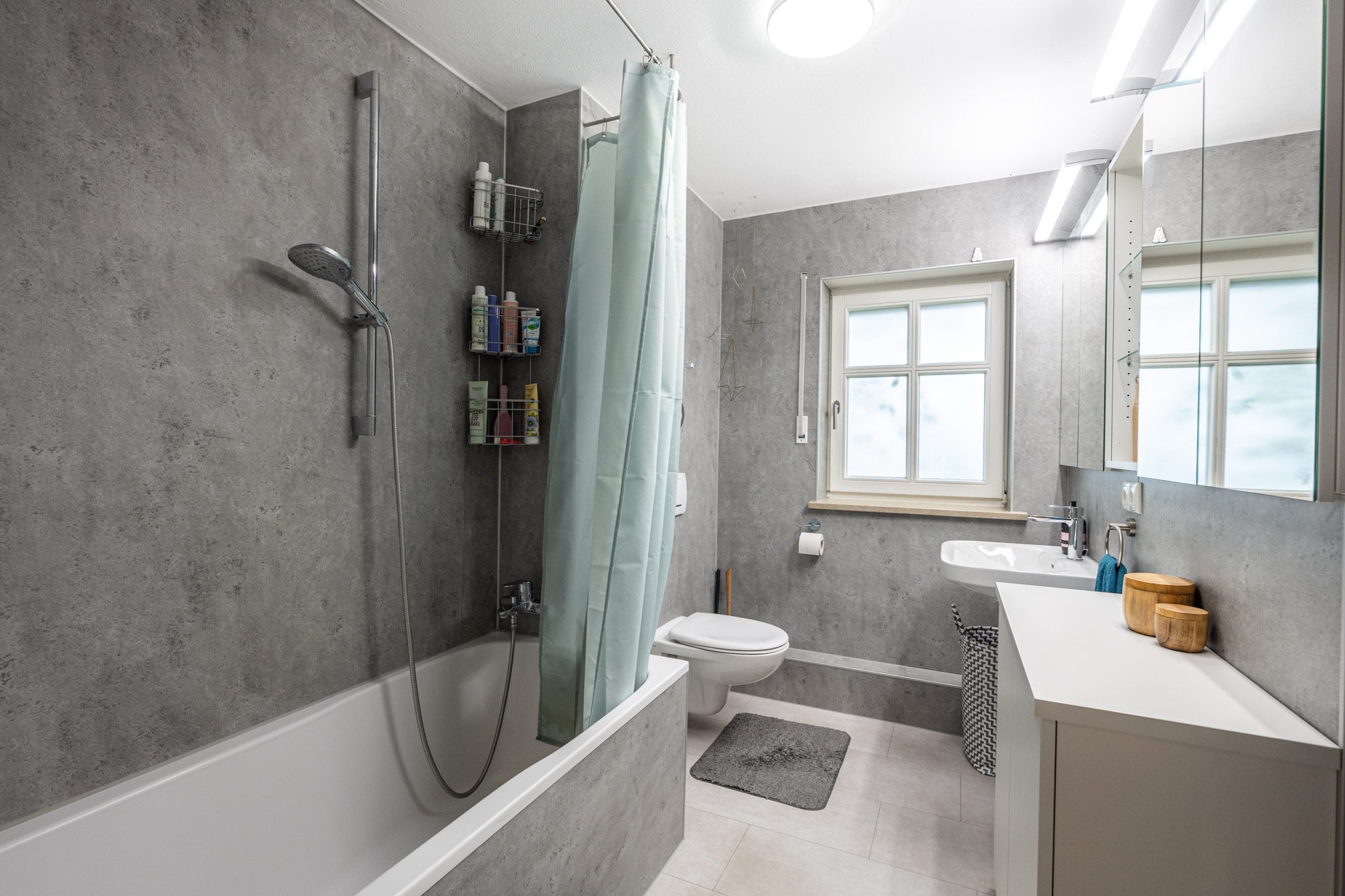 Aigner Immobilien GmbH - Immobilienangebot - 81249 München - Lochhausen - Erdgeschosswohnung - Domizil für Gartenliebhaber mit rund 140m² Wohn-/Nutzfläche und über 800m² Garten