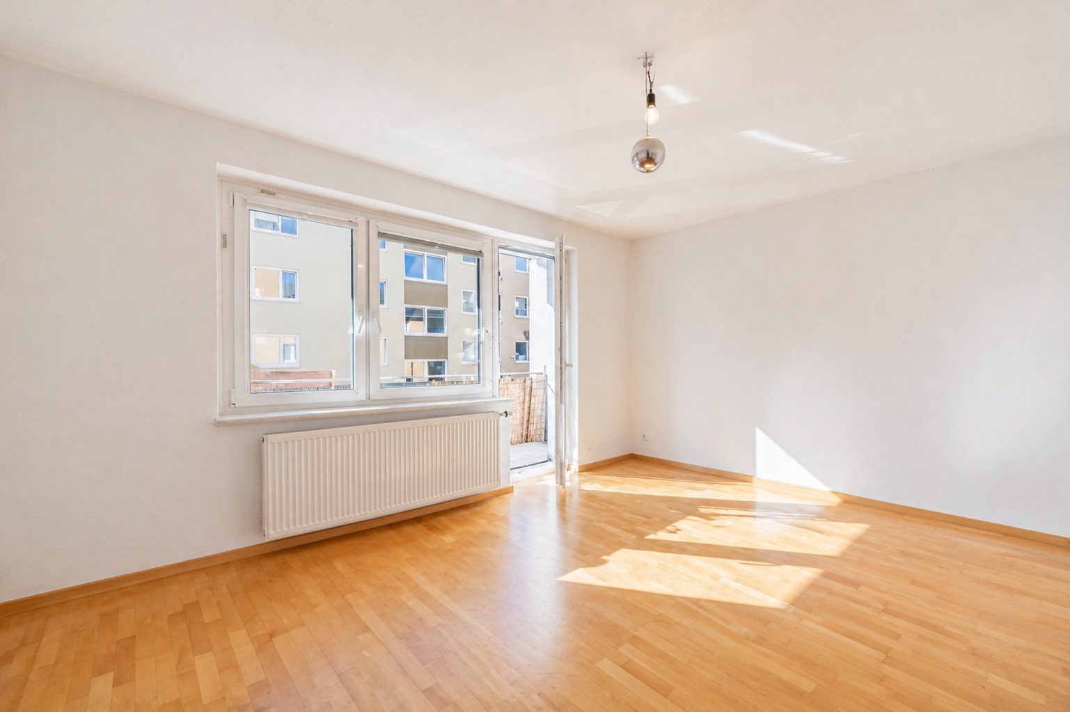 Aigner Immobilien GmbH - Immobilienangebot - 80686 München - Laim - Etagenwohnung - Solide vermietete 2,5-Zimmer-Wohnung mit Westbalkon nahe Laimer Platz