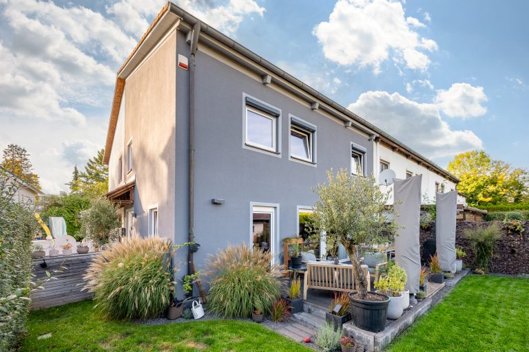 Aigner Immobilien GmbH - Immobilienangebot - 80937 München - Milbertshofen - Reiheneckhaus - ERBBAURECHT: Modernes Reiheneckhaus mit Wohlfühlfaktor
