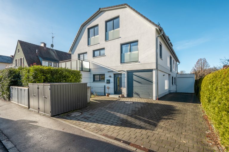 Aigner Immobilien GmbH - Immobilienangebot - 81477 München - Solln - Doppelhaushälfte - Exklusives Wohnen in Solln – Moderne Doppelhaushälfte in Toplage