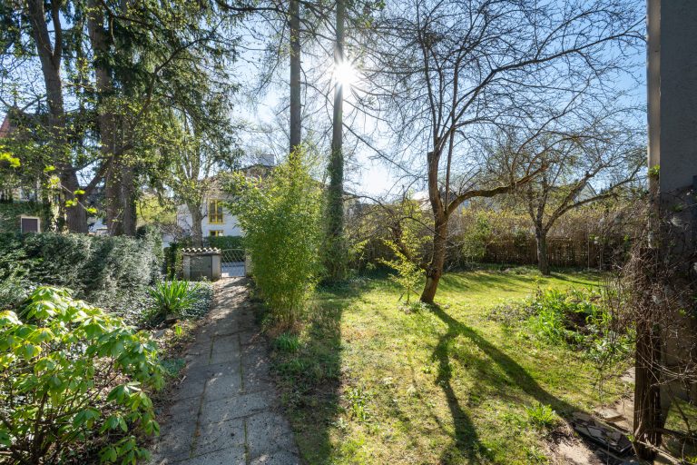 Aigner Immobilien GmbH - Immobilienangebot - 81243 München - Pasing - Baugrund für Ein- / Zweifamilienhäuser - attraktive Ecklage: Grundstück mit Süd-West-Ausrichtung in Pasing