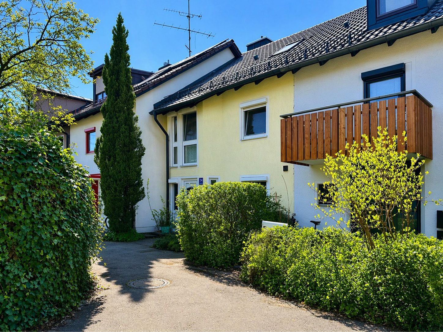 Aigner Immobilien GmbH - Immobilienangebot - 81245 München - Obermenzing - Reihenhaus - Ihr neues Zuhause in Pasing: RMH mit 5 Zimmern, sonnigem Westgarten und Parkplatz