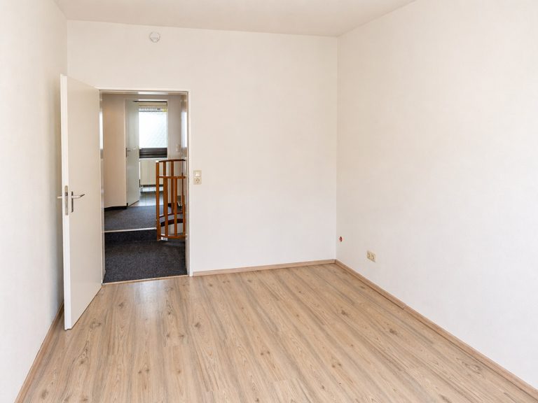 Aigner Immobilien GmbH - Immobilienangebot - 81245 München - Obermenzing - Reihenhaus - Ihr neues Zuhause in Pasing: RMH mit 5 Zimmern, sonnigem Westgarten und Parkplatz