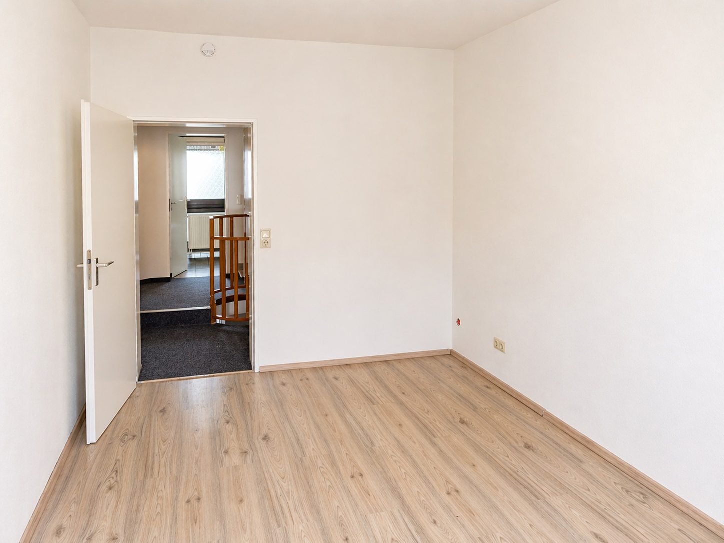 Aigner Immobilien GmbH - Immobilienangebot - 81245 München - Obermenzing - Reihenhaus - Ihr neues Zuhause in Pasing: RMH mit 5 Zimmern, sonnigem Westgarten und Parkplatz