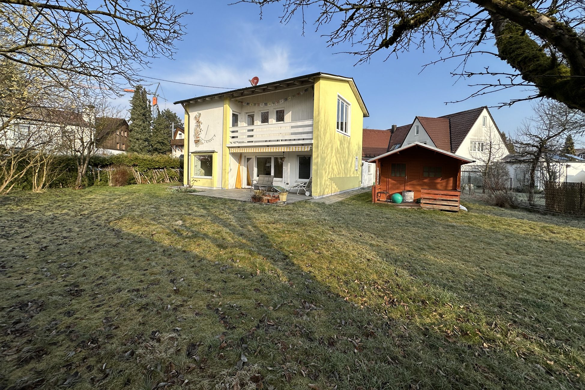 Aigner Immobilien GmbH - Immobilienangebot - 81827 München - Waldtrudering - Baugrund für Ein- / Zweifamilienhäuser - Wohnen im Grünen: Attraktives Grundstück mit Altbestand in Waldtrudering