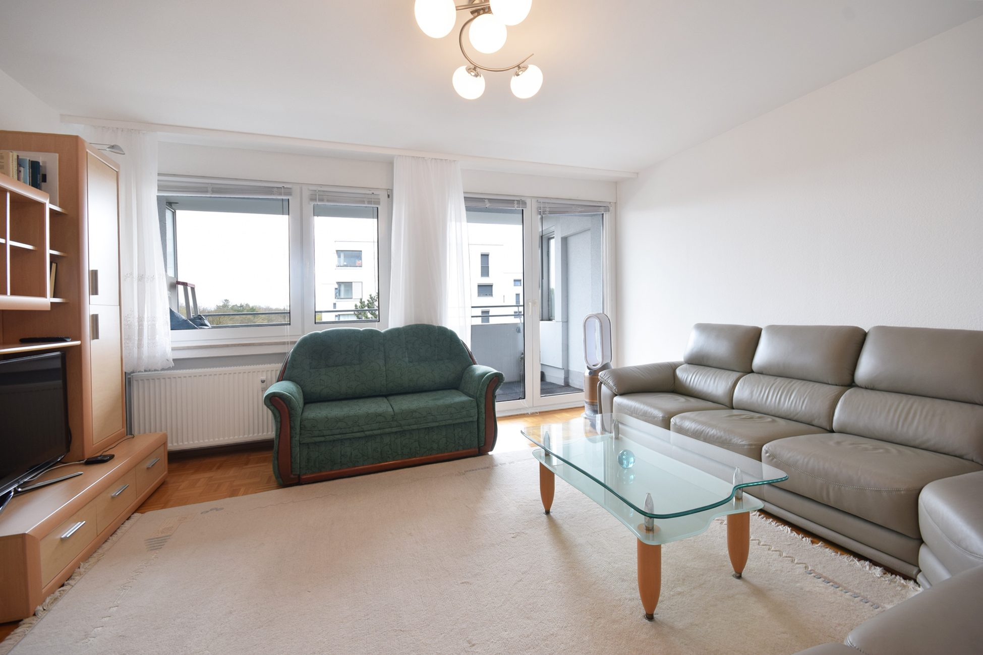 Aigner Immobilien GmbH - Immobilienangebot - 81735 München - Perlach - Etagenwohnung - Vermiete 2,5-Zimmer-Wohnung mit geräumigen West-Balkon am Hachinger Bach