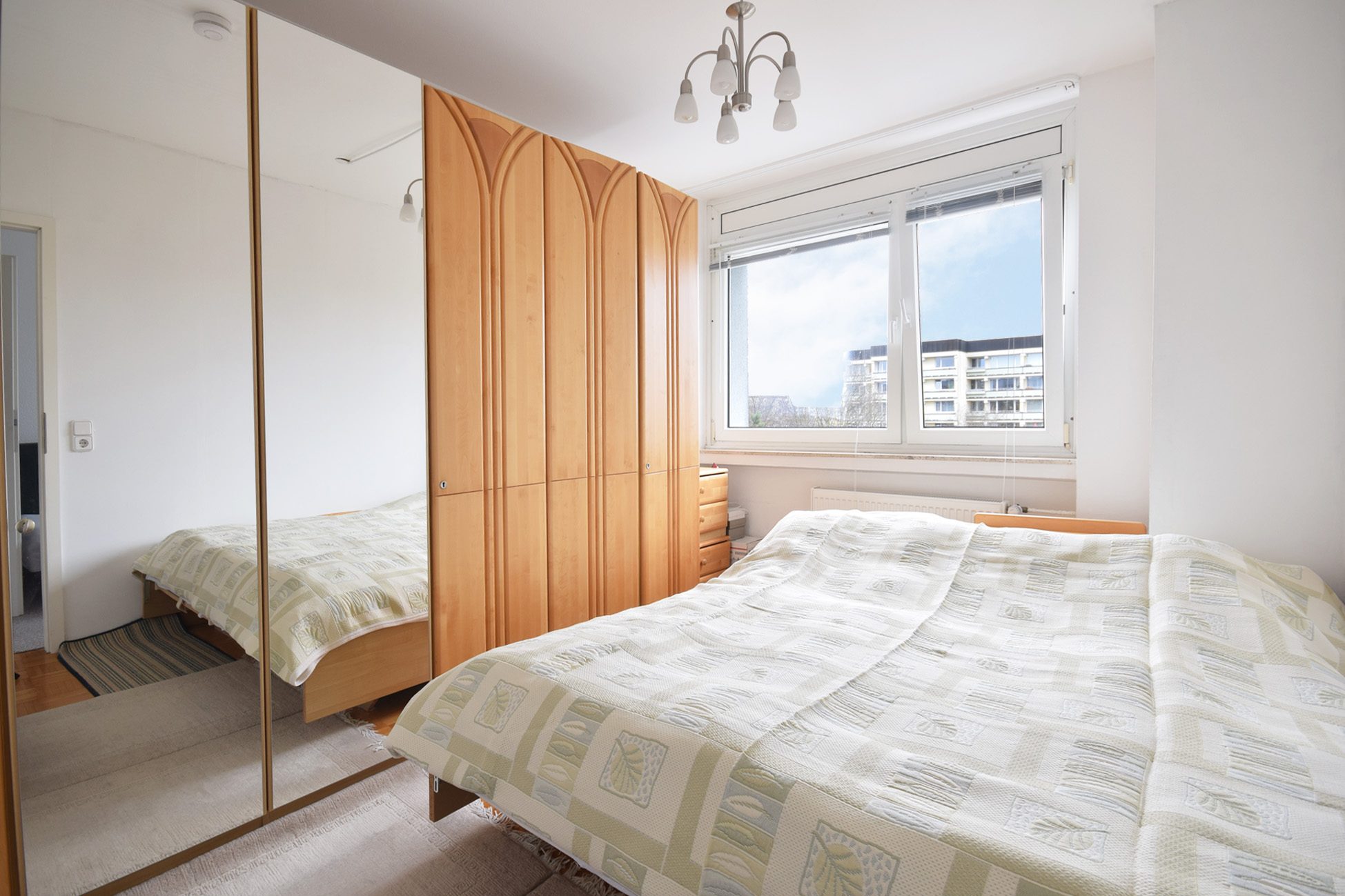 Aigner Immobilien GmbH - Immobilienangebot - 81735 München - Perlach - Etagenwohnung - Vermiete 2,5-Zimmer-Wohnung mit geräumigen West-Balkon am Hachinger Bach