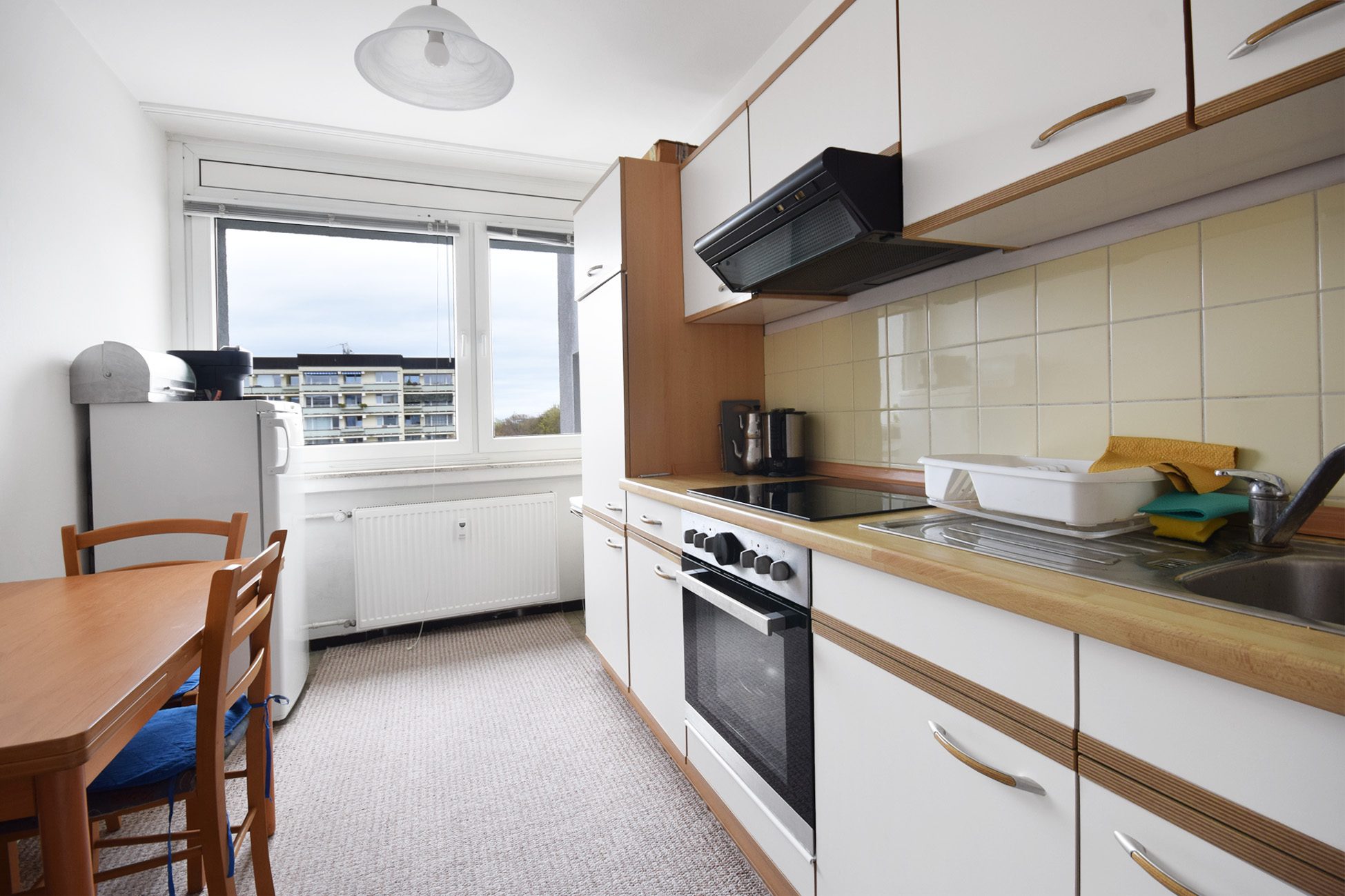 Aigner Immobilien GmbH - Immobilienangebot - 81735 München - Perlach - Etagenwohnung - Vermiete 2,5-Zimmer-Wohnung mit geräumigen West-Balkon am Hachinger Bach