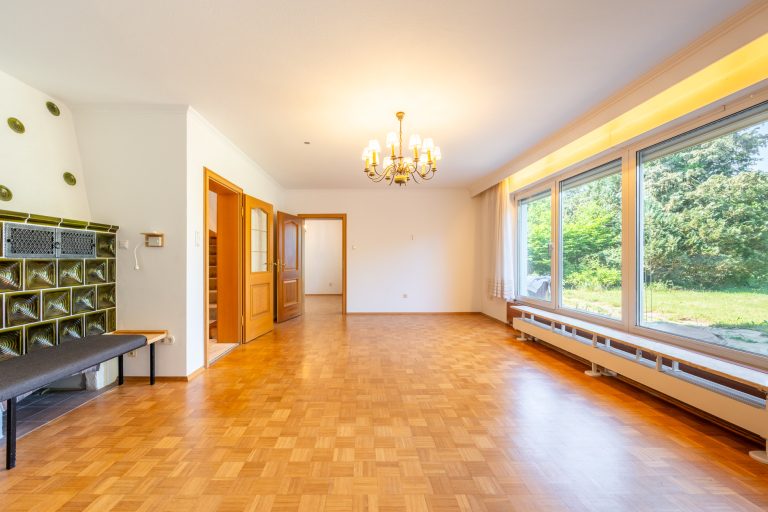 Aigner Immobilien GmbH - Immobilienangebot - 80995 München - Fasanerie-Nord - Einfamilienhaus - Familiendomizil mit Garten im Münchner Norden: Einfamilienhaus in Kettenbauweise mit sonnigem Garten