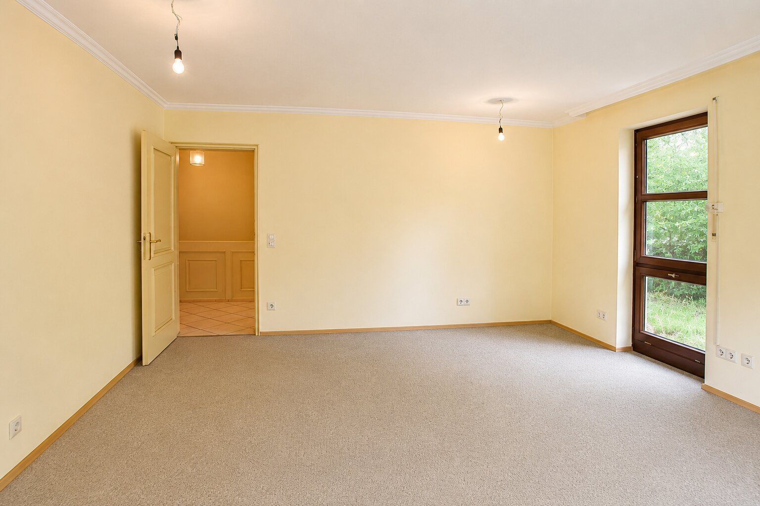 Aigner Immobilien GmbH - Immobilienangebot - 81247 München - Obermenzing - Erdgeschosswohnung - Großzügige Erdgeschosswohnung mit umlaufendem Privatgarten und direktem Hobbyraumzugang