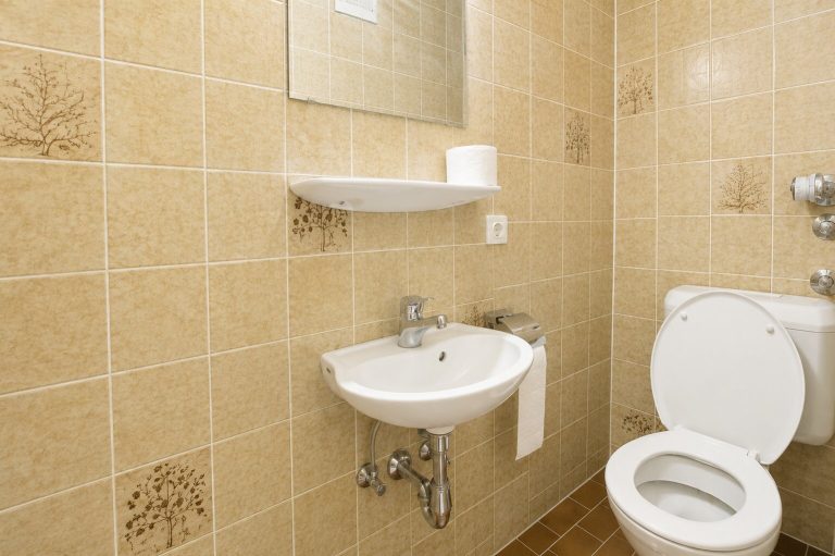 Aigner Immobilien GmbH - Immobilienangebot - 81247 München - Obermenzing - Erdgeschosswohnung - Großzügige Erdgeschosswohnung mit umlaufendem Privatgarten und direktem Hobbyraumzugang