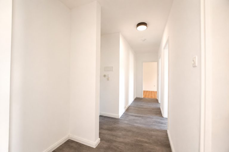 Aigner Immobilien GmbH - Immobilienangebot - 80992 München - Moosach - Dachgeschosswohnung - Helle 3-Zimmer-Dachgeschosswohnung in beliebter Lage Moosachs