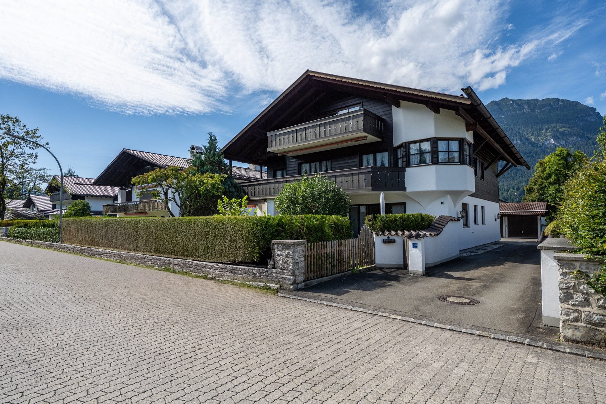 Aigner Immobilien GmbH - Immobilienangebot - 82467 Garmisch-Partenkirchen - Garmisch-Partenkirchen, Stadt - Etagenwohnung - Alpenländischer Wohncharme 4 Zimmer Wohnung mit Bergblick