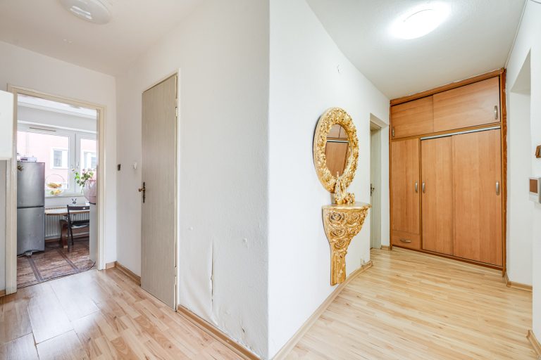 Aigner Immobilien GmbH - Immobilienangebot - 80798 München - Maxvorstadt - Etagenwohnung - Freie 3-Zimmer-Wohnen mit Balkon in Top-Lage in der Maxvorstadt