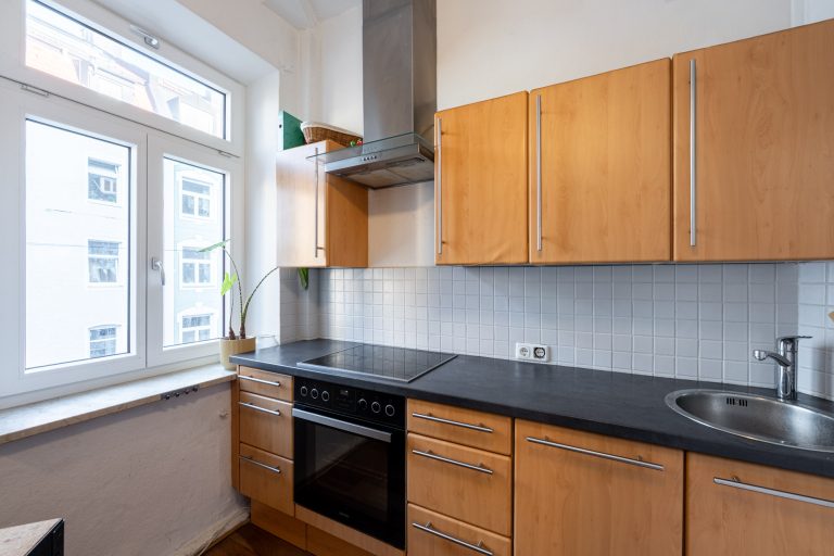 Aigner Immobilien GmbH - Immobilienangebot - 80636 München - Neuhausen - Etagenwohnung - Zeitnah bezugsfreie, charmante 3-Zimmer-Altbauwohnung in Neuhausen