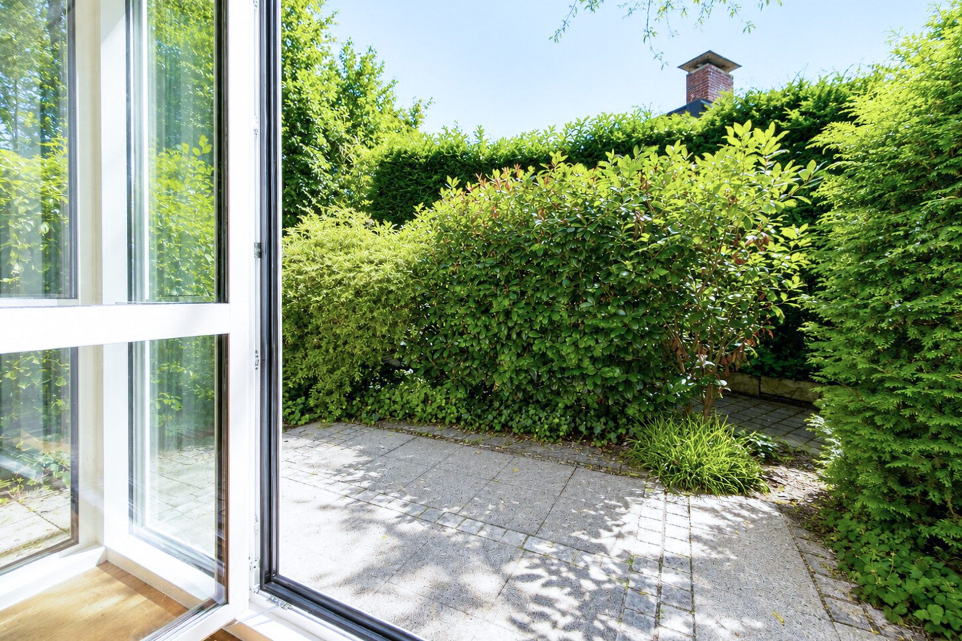 Aigner Immobilien GmbH - Immobilienangebot - 81479 München - Solln - Erdgeschosswohnung - Helle Gartenwohnung mit sonniger Terrasse und Blick ins Grüne