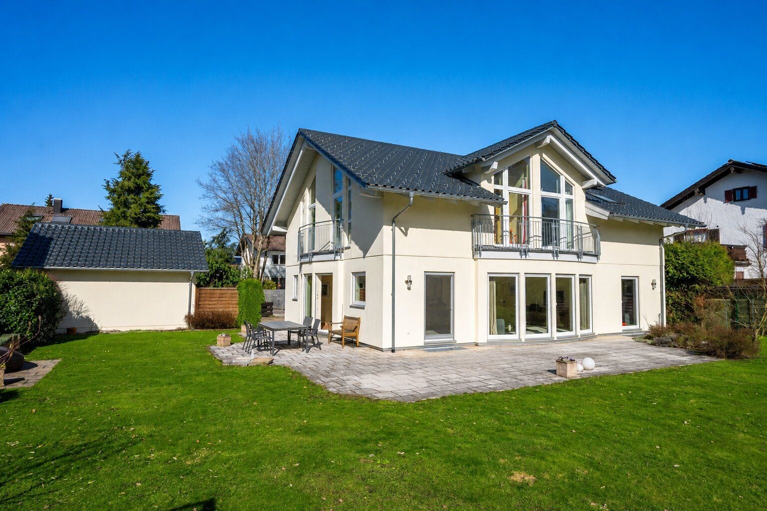 Aigner Immobilien GmbH - Immobilienangebot - 82054 Sauerlach - Sauerlach - Einfamilienhaus - Charmantes Einfamilienhaus mit viel Platz für Familie