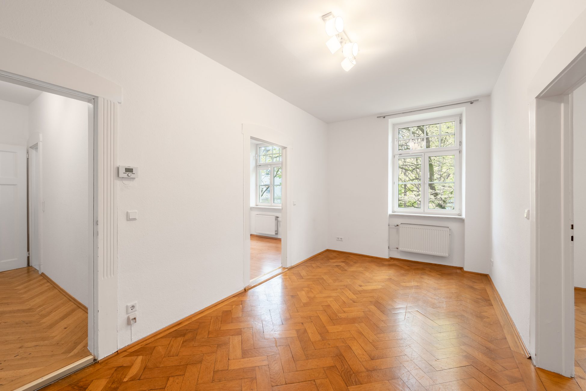 Aigner Immobilien GmbH - Immobilienangebot - 80634 München - Neuhausen - Etagenwohnung - Ruhige, bezugsfreie 2-Zimmer-Altbauwohnung in Neuhausen