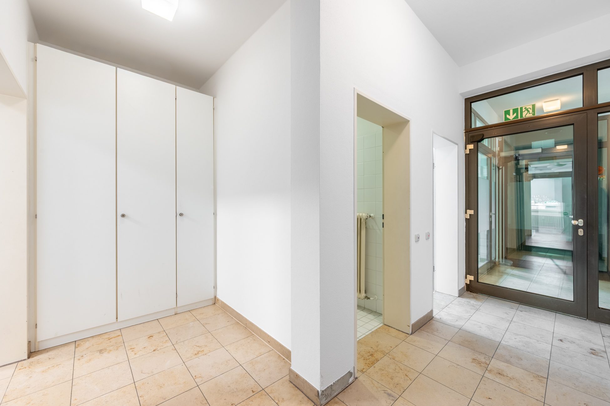 Aigner Immobilien GmbH - Immobilienangebot - 80937 München - Freimann - Büro - Großzügige, zeitnah bezugsfreie Erdgeschoss-Gewerbeeinheit in ruhiger Lage