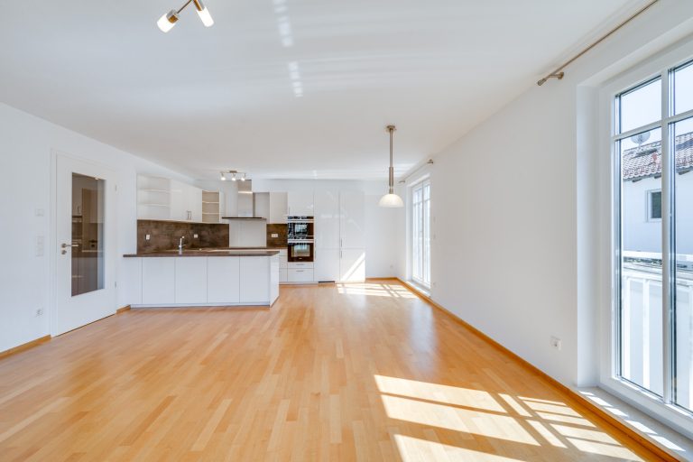 Aigner Immobilien GmbH - Immobilienangebot - 81479 München - Solln - Etagenwohnung - Bezugsfreie und moderne 3-Zimmer-Wohnung mit Westbalkon im begehrten Stadteil Solln