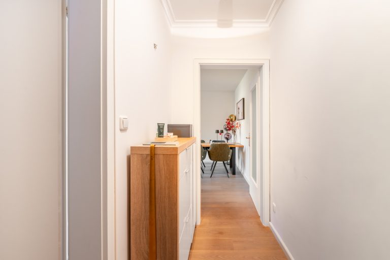Aigner Immobilien GmbH - Immobilienangebot - 80638 München - Nymphenburg - Dachgeschosswohnung - Rarität in Bestlage: Charmante Erbpacht-Dachgeschosswohnung am Nymphenburger Schlosskanal