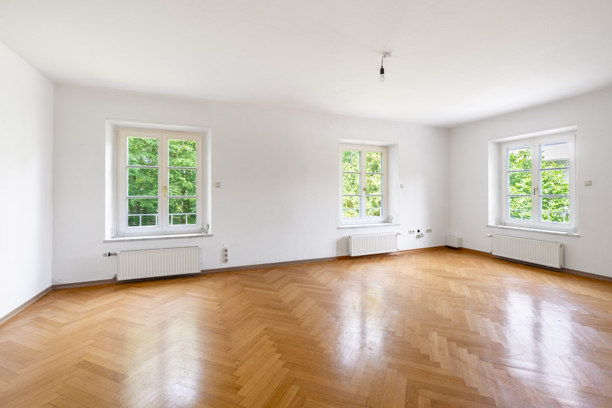 007LangZimmer Aigner Immobilien GmbH - Immobilienangebot - 82166 Gräfelfing - Gräfelfing - Einfamilienhaus - Begehrte Villenlage: Anwesen mit 1.275 m² Grundstück, Privatsphäre und Potenzial