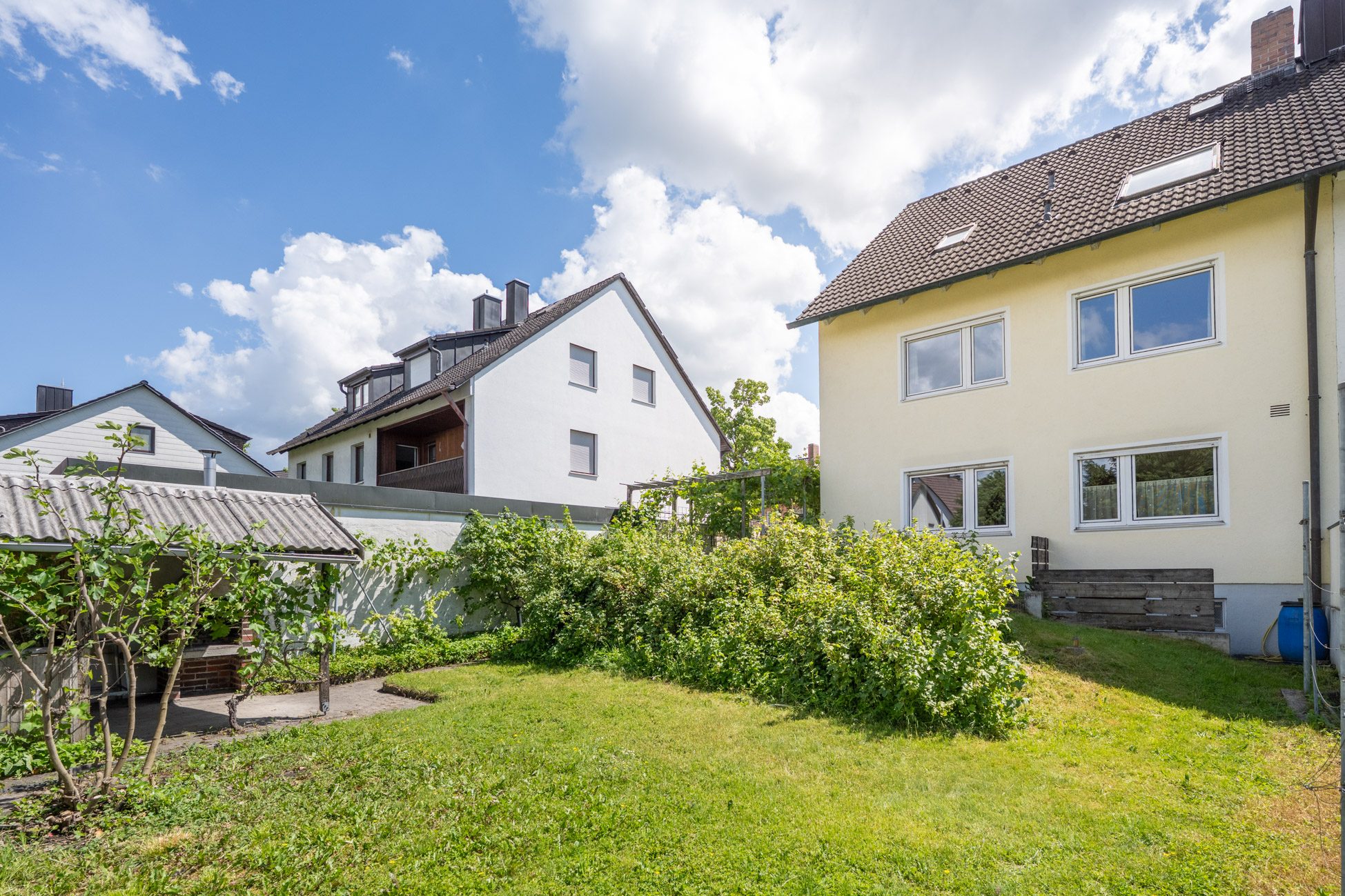 Aigner Immobilien GmbH - Immobilienangebot - 85221 Dachau - Dachau-Stadt - Doppelhaushälfte - Geräumige Doppelhaushälfte mit Selbstgestaltungspotential und schönem Garten in Dachau